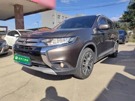 2017 7 Seater Mitsubishi Outlander: Buy Used Electric Car in China Alternative