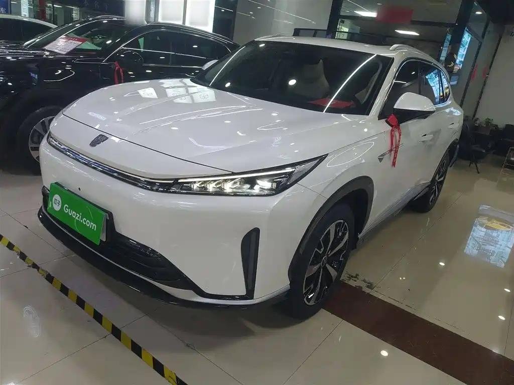 2024 Roewe D5X DMH - Chinese Company Electric Car SUV 2024 Roewe D5X DMH - Chinese Company Electric Car SUV