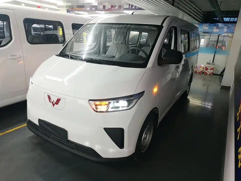 2025 Wuling Yangguang EV Passenger - China Cars Review 2025 Wuling Yangguang EV Passenger - China Cars Review