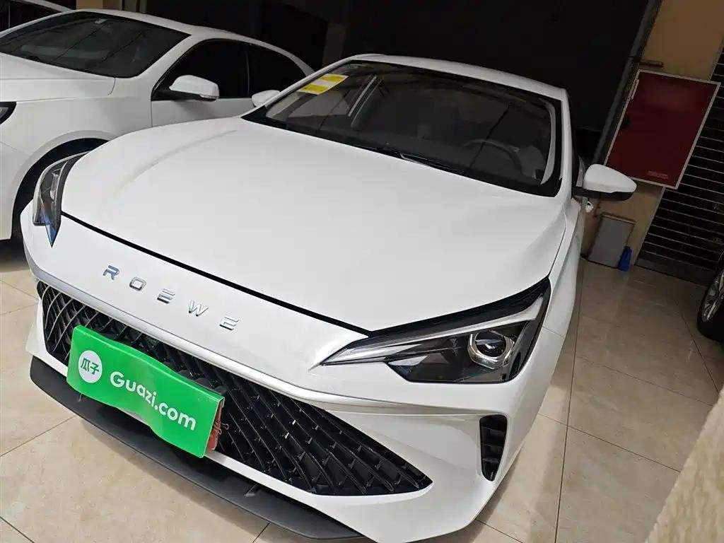 Advanced 2025 i5 R Roewe i5 - New Chinese Car Advanced 2025 i5 R Roewe i5 - New Chinese Car