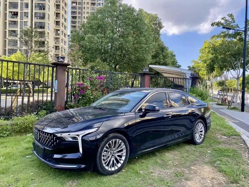 Blanc FAW Bestune B70: Top 3 Chinese EV Companies Blanc FAW Bestune B70: Top 3 Chinese EV Companies