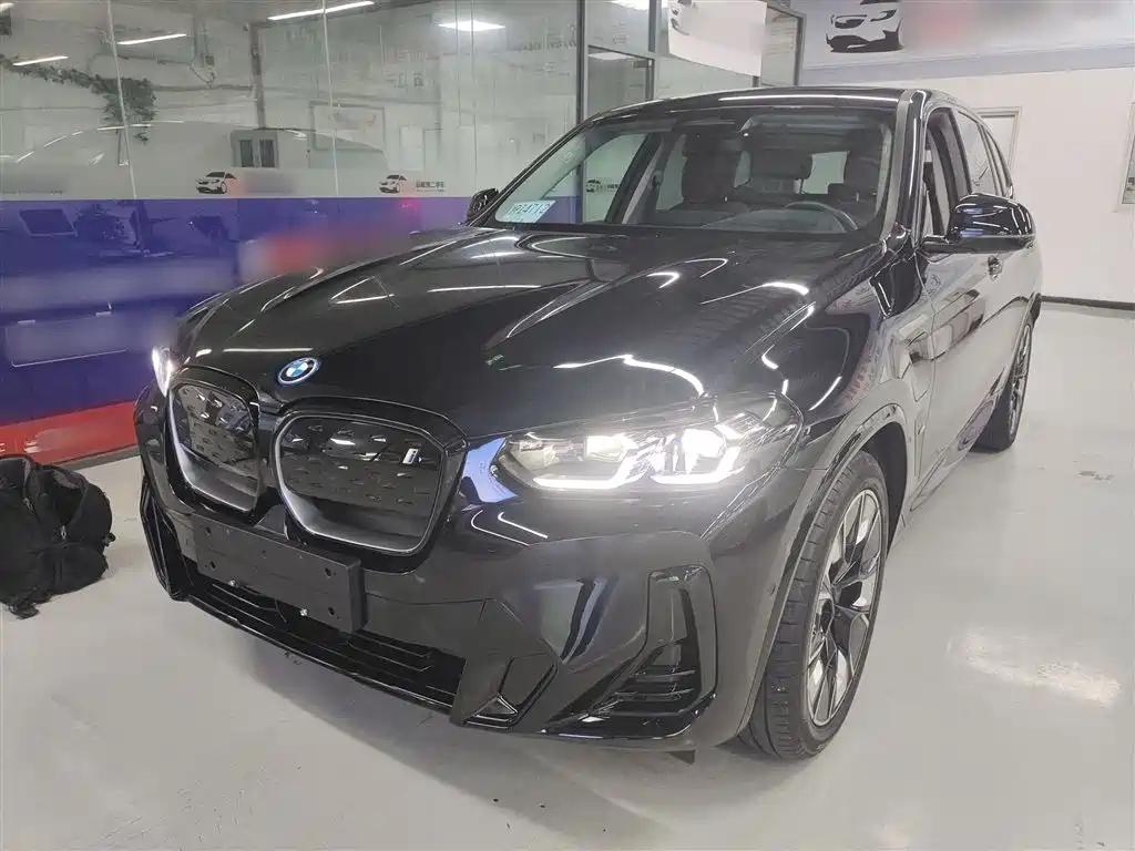BMW iX3 50 xDrive BMW iX3 50 xDrive
