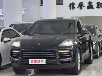 Brown Porsche Cayenne