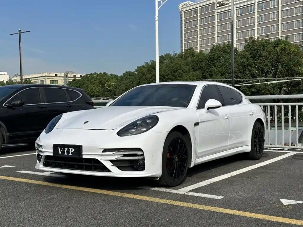 Collectible Porsche Panamera Hot Wheels Style: Old Car in China Collectible Porsche Panamera Hot Wheels Style: Old Car in China