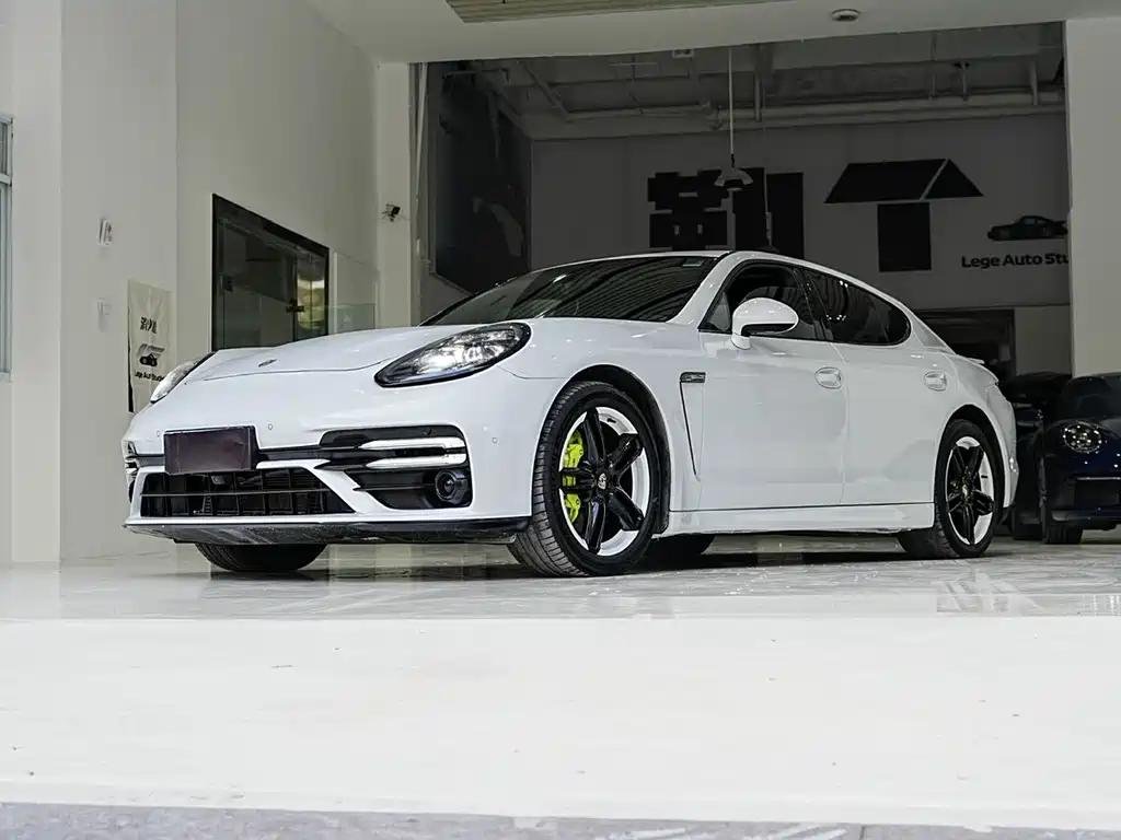 Easy Oil Change Porsche Panamera: Second Hand Car in China Easy Oil Change Porsche Panamera: Second Hand Car in China