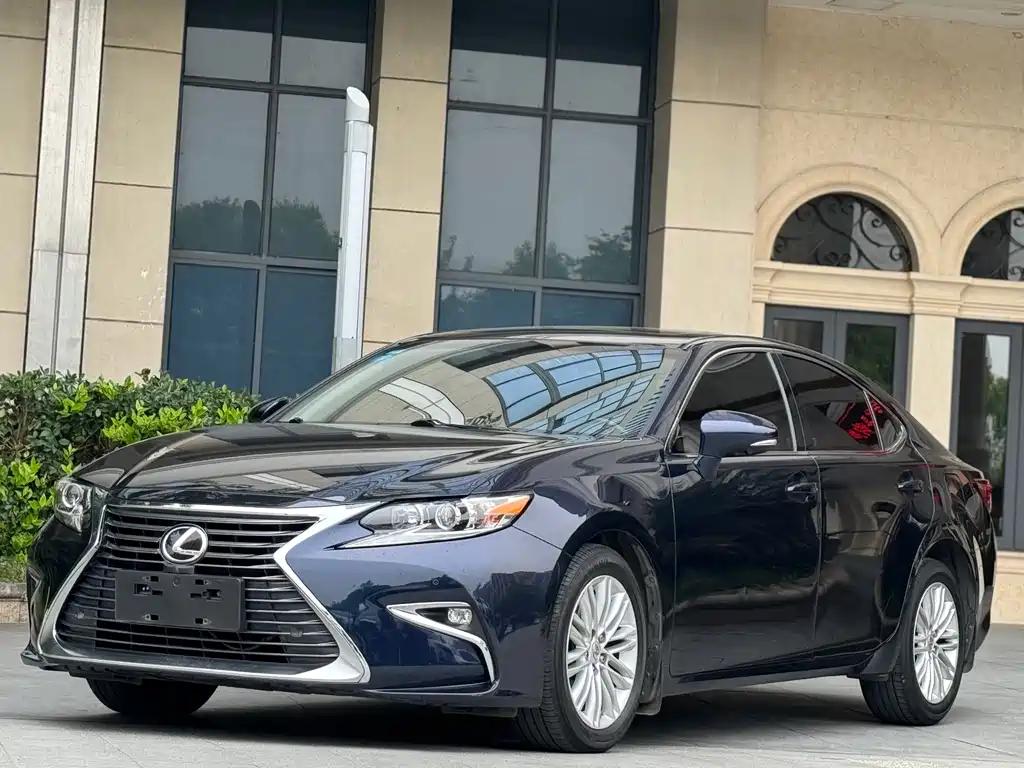 Elegant Silver Lexus ES 350: Selling Used Cars to China Elegant Silver Lexus ES 350: Selling Used Cars to China