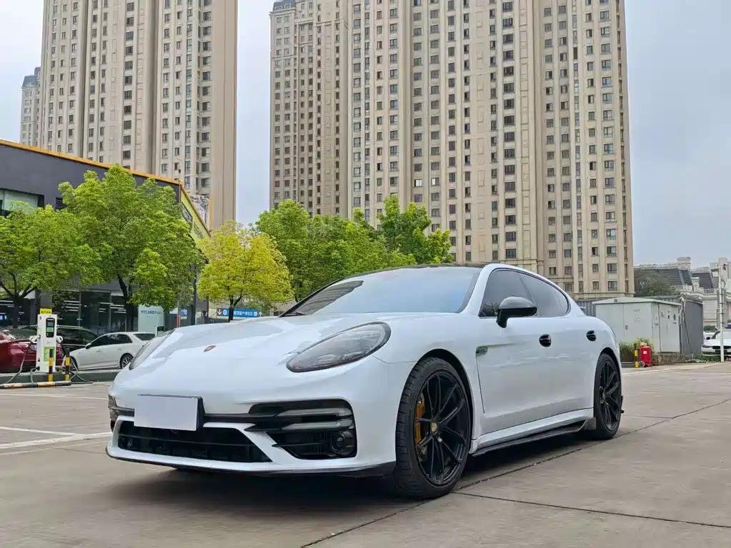 Engaging Porsche Panamera Manual in Second Hand Car Sale China Engaging Porsche Panamera Manual in Second Hand Car Sale China