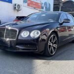 Interior Bentley Flying Spur: Chinese Car EV Contrast