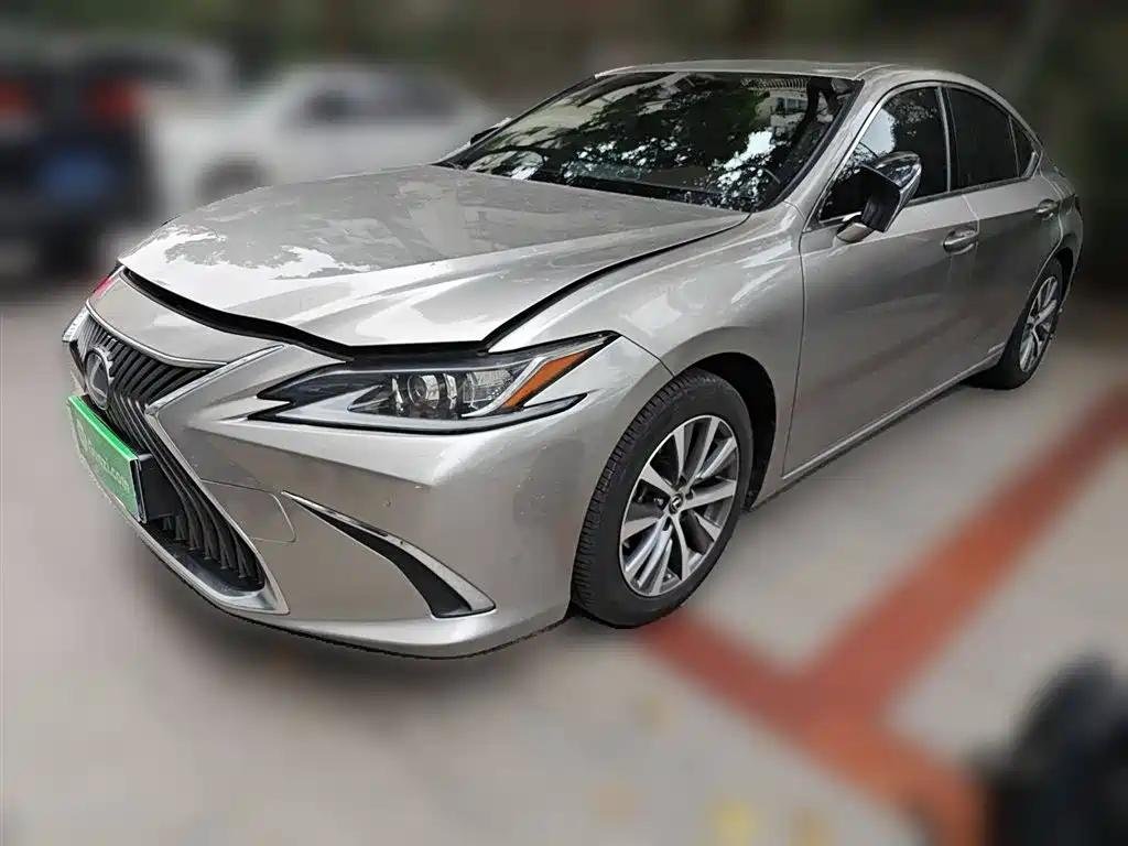 Lexus ES 450 Hybrid Smooth: Thriving Chinese Second Hand Car Market Lexus ES 450 Hybrid Smooth: Thriving Chinese Second Hand Car Market