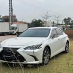 Lexus ES Blue Sophistication: Second Hand Car in China Selection