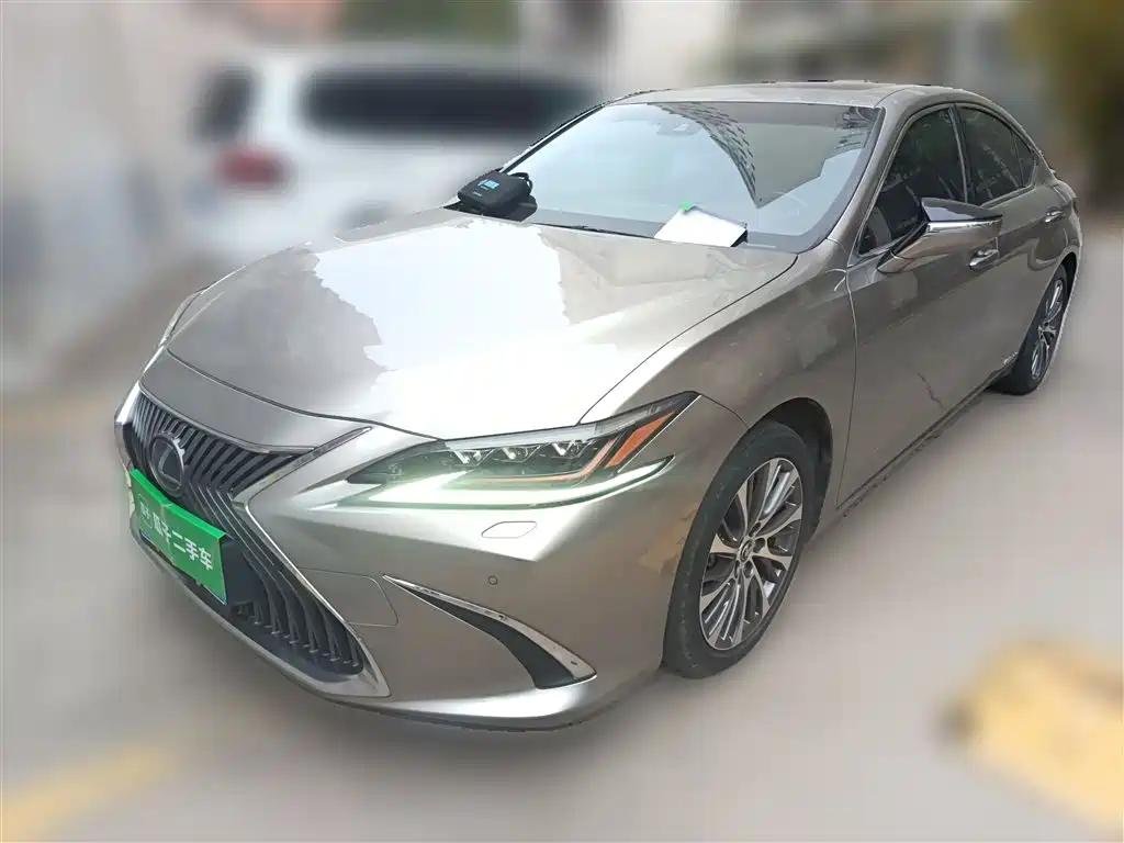Lexus ES Floor Mats: Protected Chinese Used Cars in UAE Lexus ES Floor Mats: Protected Chinese Used Cars in UAE