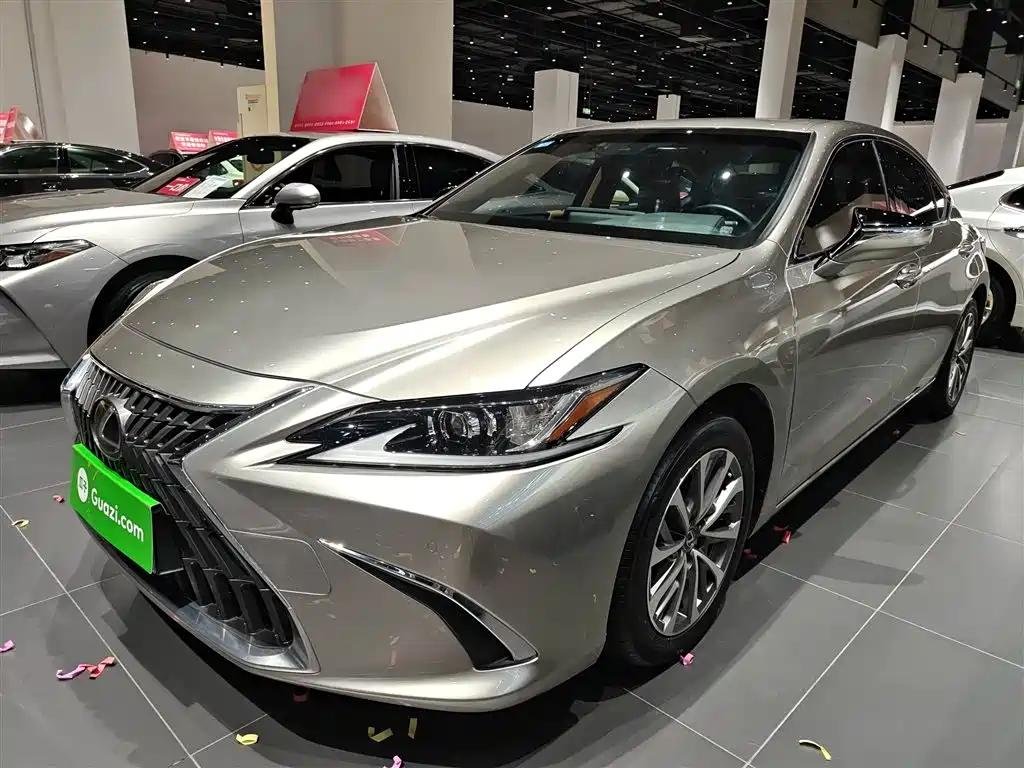 Lexus ES White Purity: Strong Chinese Used Car Sales Lexus ES White Purity: Strong Chinese Used Car Sales