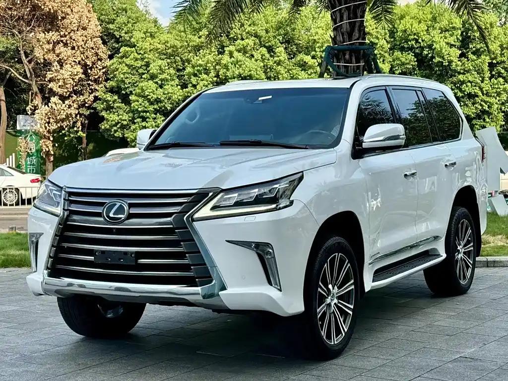 Lexus LX 5.7L: Top-Rated SUV Lexus LX 5.7L: Top-Rated SUV