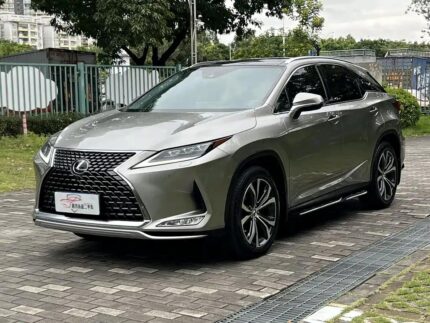 Lexus RX or NX: Spacious 2. Hand Cars Export