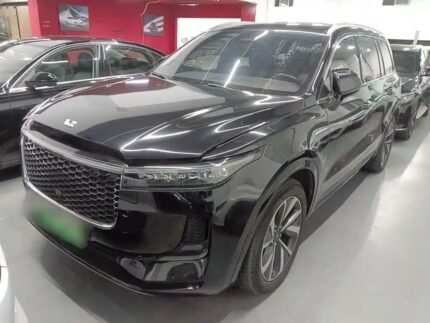 Li One Extended-Range Luxury: Innovative Chinese Car EV