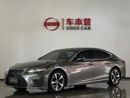 Luxury Sedan: Lexus LS 2021 Hybrid