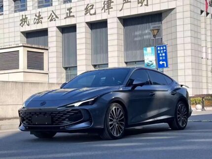 Modern MG 7 from China Second Hand Car Dealers