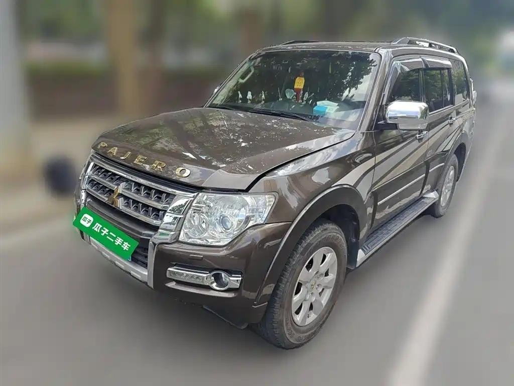 Refined Mitsubishi Pajero V6 3.0 2017: Used Cars China Toyota Alternatives Refined Mitsubishi Pajero V6 3.0 2017: Used Cars China Toyota Alternatives