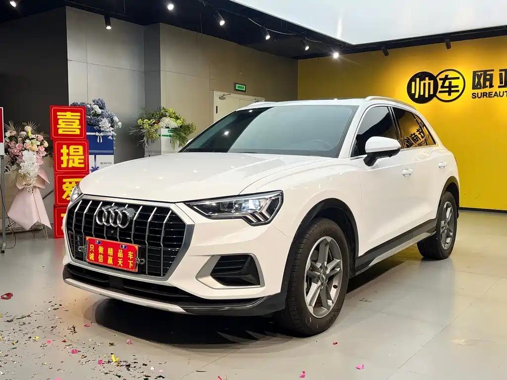 Sleek 2021 Audi Q3 All Black: Chinese Used Car Export Sleek 2021 Audi Q3 All Black: Chinese Used Car Export
