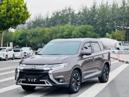 Strong 2020 Review Mitsubishi Outlander PHEV - Used Car Market in China