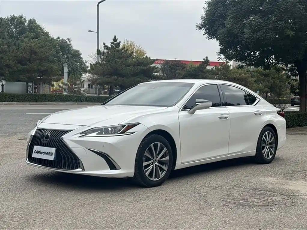 Used Lexus ES Hybrid Savings: Chinese Used Car for Sale Used Lexus ES Hybrid Savings: Chinese Used Car for Sale